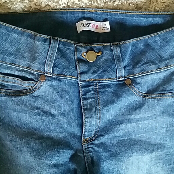 JustFab mid rise Skinny Jeans - Picture 2 of 3